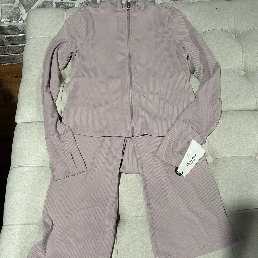 Calvin Klein Pink Track Pants & Joggers Set - Picture 3 of 9